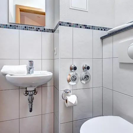 Ostseeresidenz Gorki- Park - 04 Mit Wellness Und Schwimmbad הרינגסדורף
